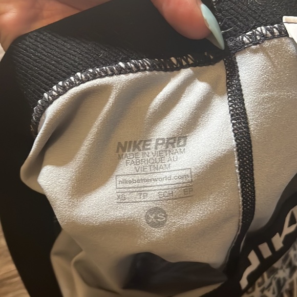 Nike crop leggings - Picture 3 of 3